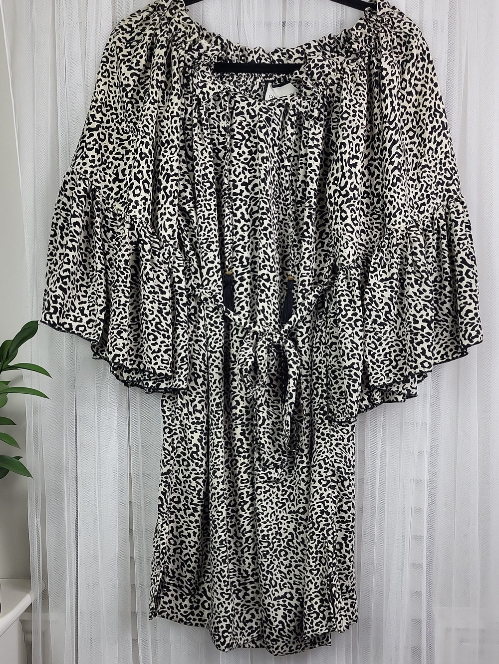 Gold&Silver Paris Black & Cream Leopard Print Tie-Waist Dress. Size L